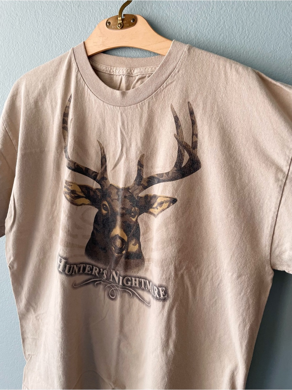 ♦️5/$15♦️ National Heritage | “Hunter’s Nightmare” Tan Camouflage Deer Tee Shirt
